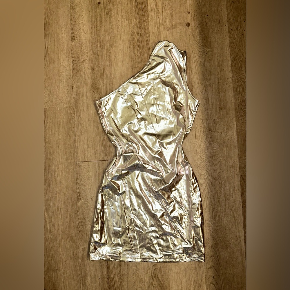 One Strap Metallic BodyCon Dress🤩